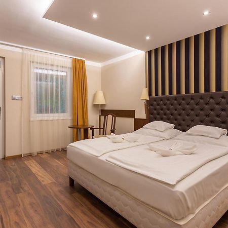 Szőnyi Garden Hotel Pest Boedapest Buitenkant foto