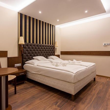 Szőnyi Garden Hotel Pest Boedapest Buitenkant foto